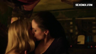 Rachel Skarsten, Anna Silk Lesbian, scène dans Lost Girl s03e12 (2013)