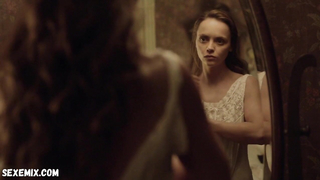 Christina Ricci sexy, scena in Lizzie Borden Took an Axe (2014)