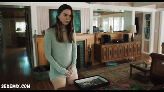 Liana Liberato sexy, escena en la Casa de la Playa (2019)