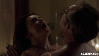 Gillian Alexy sexy, scena in The Americans s03e01 (2015)