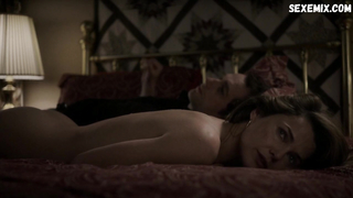 Keri Russell en topless, escena en The Americans s02e06 (2014)