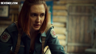 Seios de Katherine Barrell, cena em Wynonna Earp s03e10 (2018)