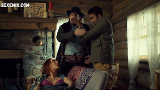 Seios de Katherine Barrell, cena em Wynonna Earp s03e10 (2018)