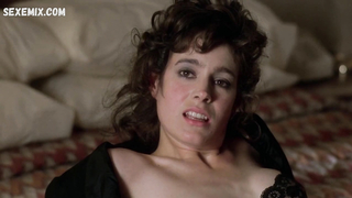 Isabella Rossellini, Sean Young sexy, escena en Primos (1989)