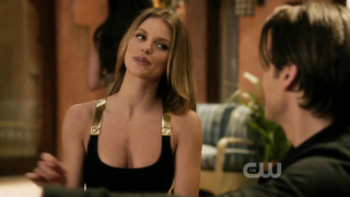 AnnaLynne McCord sexy, escena en 90210 (2012)