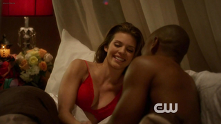 AnnaLynne McCord sexy, escena en 90210 s05e20 (2013)