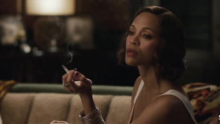 Zoe Saldana sexy, escena en Live by Night (2016)