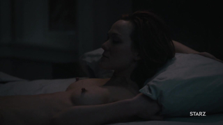 Anna Friel, Louisa Krause lesbiana, escena en The Girlfriend Experience s02e07 (2017)