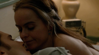 Taryn Manning sexy, escena en Orange Is the New Black s03e10 (2015)