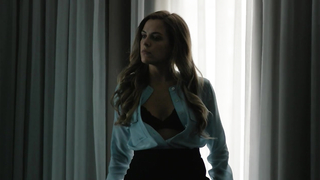 Riley Keough, Kate Lyn Sheil seksowna, scena w The Girlfriend Experience s01e02 (2016)