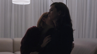 Anna Friel, Louisa Krause escena lésbica en The Girlfriend Experience s02e09 (2017)