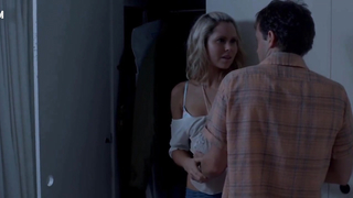 Anna Hutchison, Rose McIver en topless, escena en Blinder (2013)