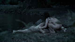 Escena desnuda de Hayley Atwell en Los pilares de la tierra s01 (2010)