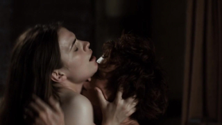 Escena desnuda de Hayley Atwell en Los pilares de la tierra s01 (2010)