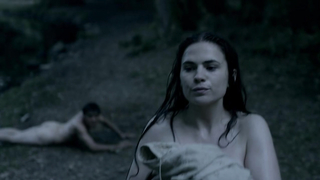 Escena desnuda de Hayley Atwell en Los pilares de la tierra s01 (2010)