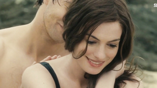 Scena della biancheria intima di Anne Hathaway in One Day (2011)