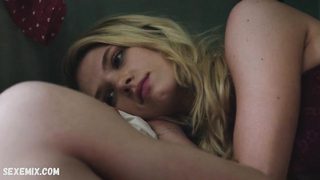 Escena sexy de Claudia Lee en Send It! (2021)