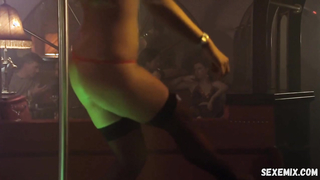 Janina Isabell Batoly danse un strip-tease, scène dans Im Angesicht des Verbrechens s01e07 (2010)