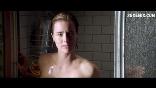 Escena sexy de los senos de Tea Leoni en The Family Man (2000)