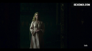 Elle Fanning seductora escena del trasero en The Great