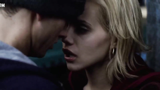 Brittany Murphy ist im Film „8 Mile“ (2002) sehr sexy.