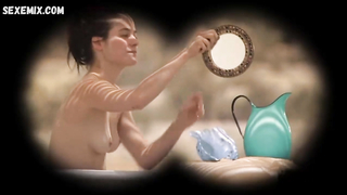 Caroline Dhavernas montre ses seins, sa chatte et son cul nus - The Tulse Luper Suitcases, Part 1 The Moab Story (2003)