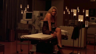 Katee Sackhoff es muy sexy en el programa "Nip/Tuck" s05e20 (2009)