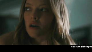 Amanda Seyfried mostrando grandes tetas y montando - Chloe