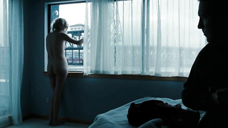 Charlize Theron escena desnuda en The Burning Plain (2008)