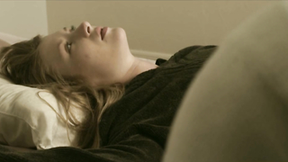 Scena nuda di Emily Pearse in Cliff (2013)