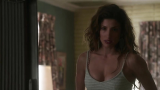 Tania Raymonde-Sexszene in Goliath s01e06 (2016)