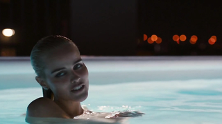 Isabel Lucas Bela bunda grande em corpo magro, bunda legal para o dayzzz:D - The Loft (2014)