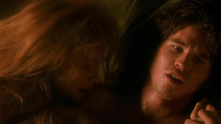 Meg Ryan desnuda, Christina Fulton desnuda, escena erótica en The Doors (1991)