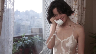 Meg Tilly sexy, escena en ropa interior en - Masquerade (1988)