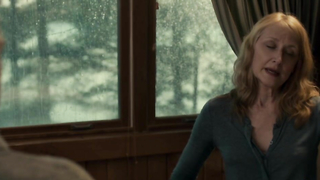 Patricia Clarkson se ve bastante sexy en esa ropa interior - October Gale (2014)