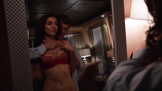 Beau Garrett sexy, Necar Zadegan sexy, escena de ropa interior - Guía de novias para el divorcio s01e01-07 (2014)