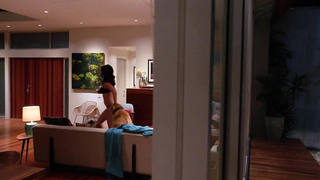 Lisa Edelstein en lencería negra, escena de - Girlfriends' Guide to Divorce s01e03 (2014)