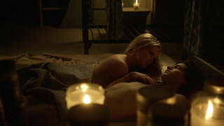 Eliza Taylor sexy desnuda, escena de sexo de The 100 s01e04-05 (2014)