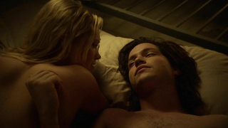 Eliza Taylor sexy desnuda, escena de sexo de The 100 s01e04-05 (2014)