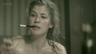 Rosamund Pike seksowna - Zakochane kobiety część 1 (2011)