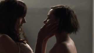 Jane Sowerby, Victoria Bidewell desnuda, escena de sexo de Comforting Skin (2011)