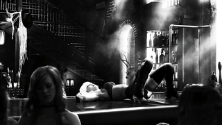 Jessica Alba - Sin City : Une dame pour laquelle tuer (2014)