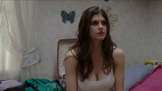 Alexandra Daddario - Deuil (2010)