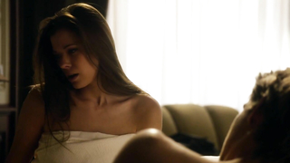 Peyton List desnuda, escena de sexo de The Tomorrow People s01e16 (2014)