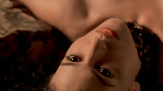 Monica Bellucci nua, cena de sexo de Irmandade do Lobo (2001)