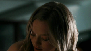 Amanda Seyfried desnuda, escena de sexo de Chloe (2009)