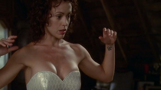 Alyssa Milano - Charmed s05e03-23 (2002)