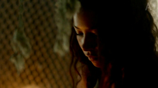 Louise Barnes y Jessica Parker Kennedy desnudas, escena de sexo de Black Sails s01e04 (2014)