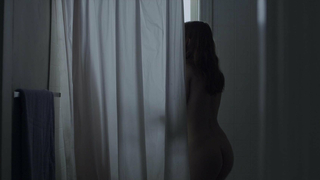 Kate Mara - Castillo de naipes s02e01 (2014)