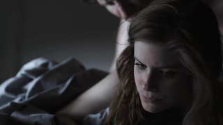 Kate Mara - Castillo de naipes s02e01 (2014)